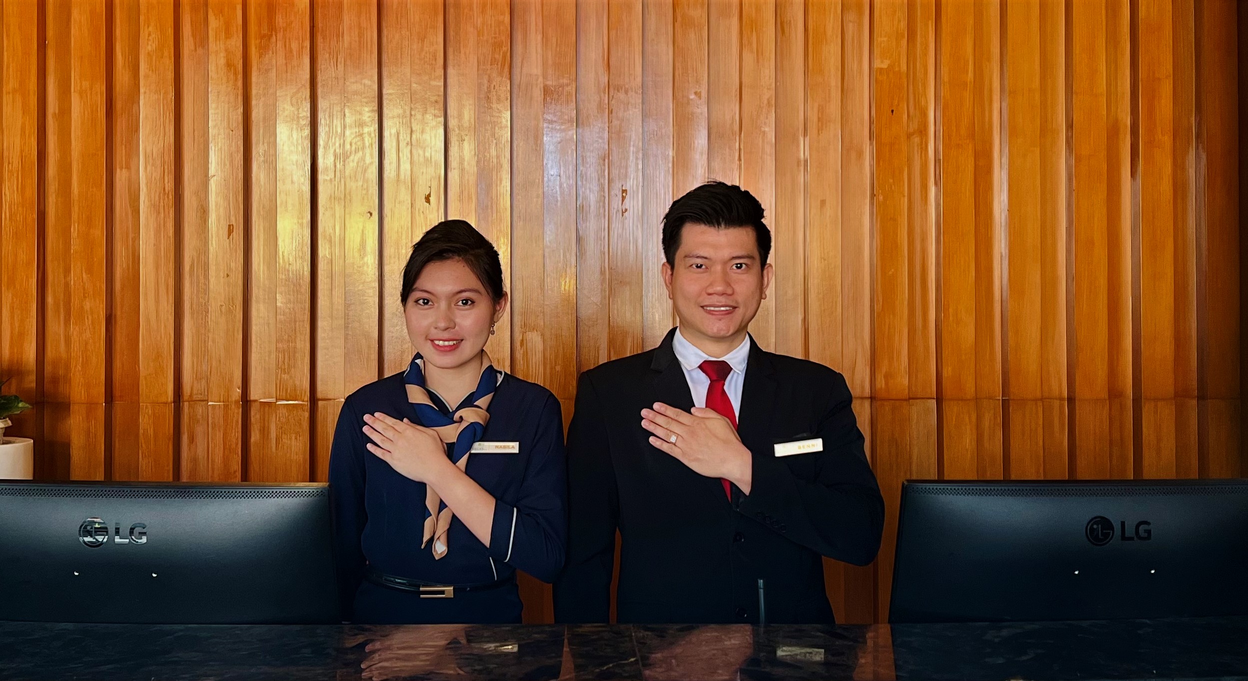 Receptionist The Melio Enim Hotel
